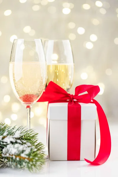 Champagne Bril Geschenkdoos Voor Kerstverlichting Bokeh — Stockfoto