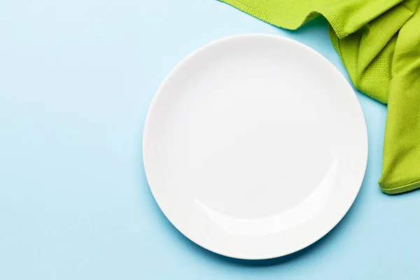 Empty Plate Towel Blue Background Top View Flat Lay Copy — Stock Photo, Image