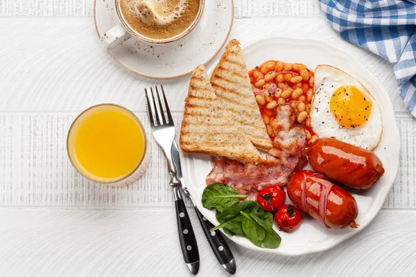 Englisches Frühstück Mit Spiegeleiern Bohnen Speck Und Würstchen Kaffee Und — Stockfoto