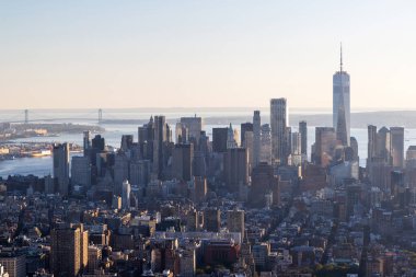 New York City silueti. Manhattan günbatımı gökdelenleri manzarası