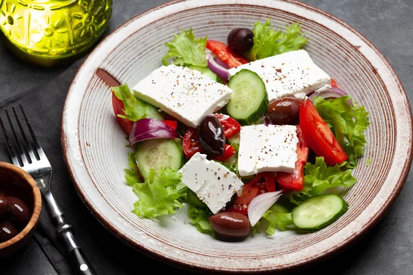Řecký Salát Čerstvou Zeleninou Sýrem Feta — Stock fotografie