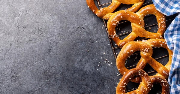 Freshly Baked Homemade Pretzels Flat Lay Copy Space — Stock Photo, Image