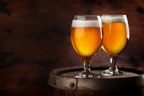 Two Beer Glasses Wooden Barrel Copy Space — Stock Photo, Image