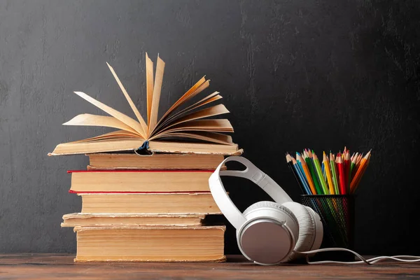 Old Books Supplies Headphones Wooden Table Blackboard Copy Space Audiobooks — Stock Photo, Image