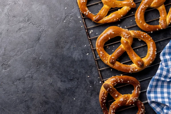 Freshly Baked Homemade Pretzels Flat Lay Copy Space — Stock Photo, Image