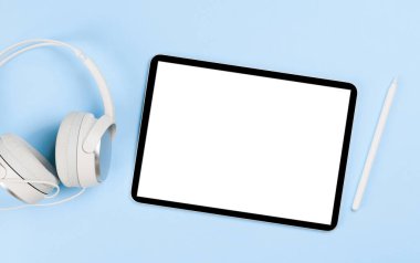 Boş ekranlı tablet. Kopyalama alanı olan düz