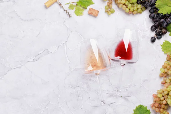 White Rose Red Wine Glasses Grape Flat Lay — Stock Photo, Image