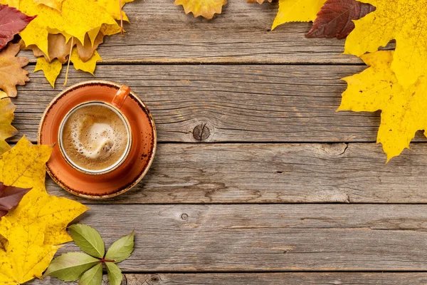 Coffee Cup Autumn Leaves Flat Lay Copy Space — Stock Photo, Image