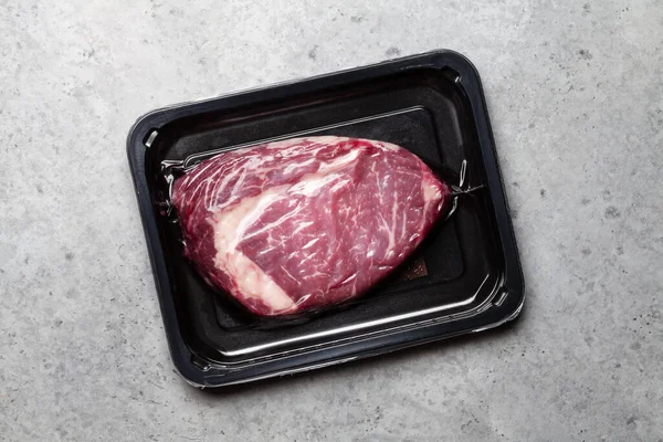Vacuum Packed Beef Steak Raw Ribeye Steak Top View Flat — Fotografia de Stock