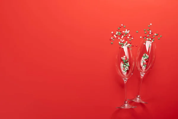 Valentines Day Card Champagne Glasses Star Shaped Sweets Red Background — Stock Photo, Image