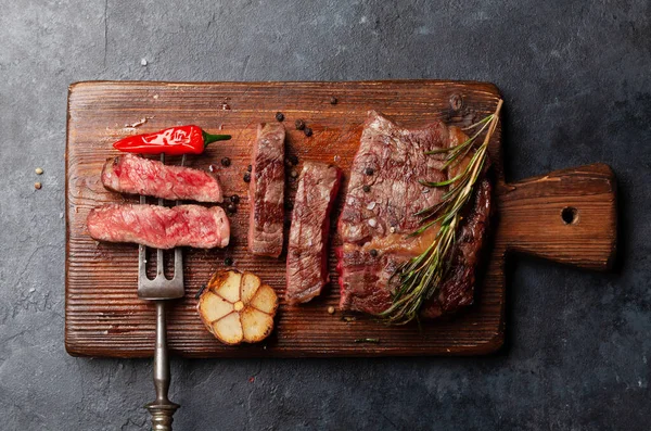 Grilled Ribeye Beef Steak Herbs Spices Flat Lay — Stock Photo, Image