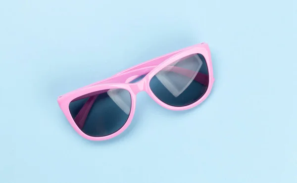 Solglasögon Blå Bakgrund Platt Äggläggning — Stockfoto