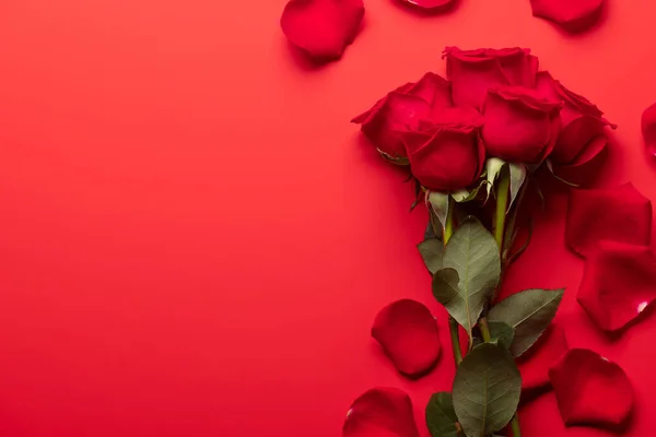 Tarjeta Felicitación Del Día San Valentín Con Flores Rosas Piso —  Fotos de Stock
