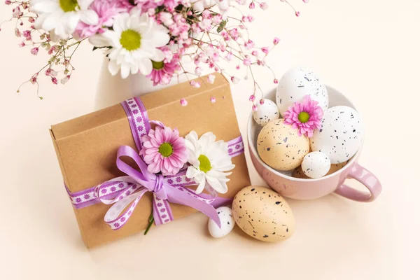 Gift Box Easter Eggs Flowers Bouquet — Photo