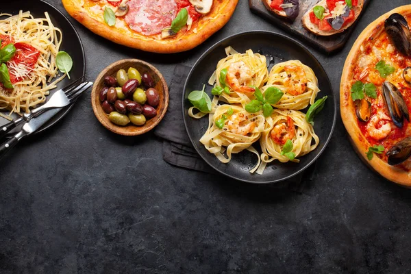 Italian Cuisine Pasta Pizza Olives Antipasto Toasts Flat Lay Copy — Stock Photo, Image
