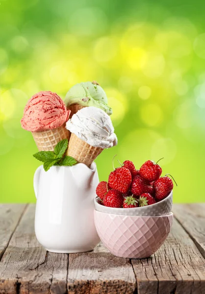 Various Ice Cream Waffle Cones Strawberry Pistachio Vanilla Icecream Copy — Stock Photo, Image