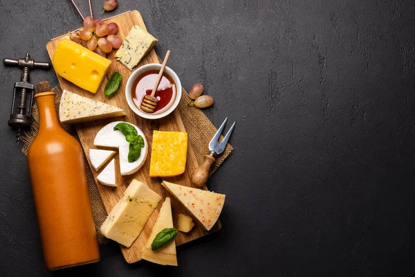 Various Cheese Board Wine Flat Lay Copy Space — Stockfoto
