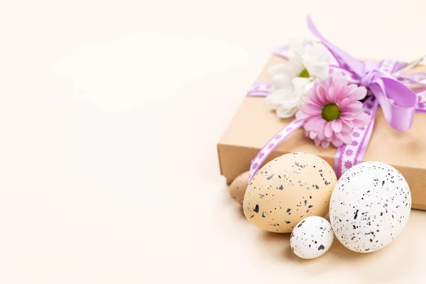 Gift Box Easter Eggs Flowers Beige Background Space Your Greetings — Photo
