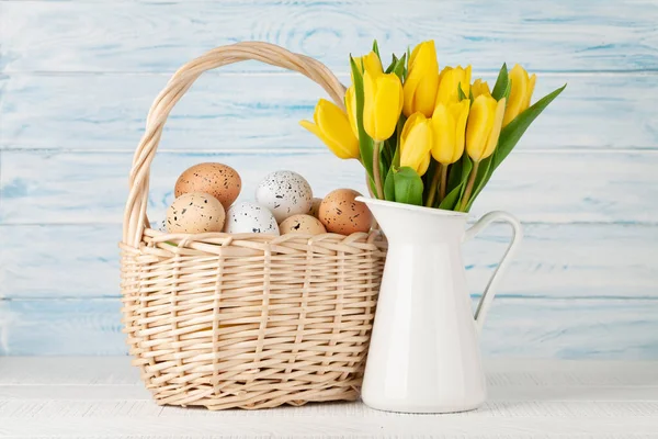 Cartão Páscoa Com Tulipas Ovos Páscoa — Fotografia de Stock