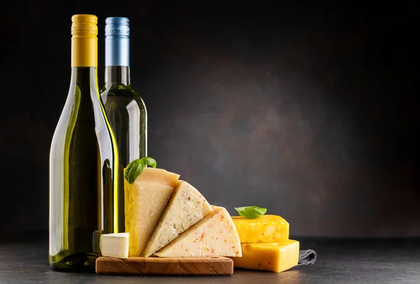 Various Cheese Board White Wine Dark Background Copy Space — Foto de Stock