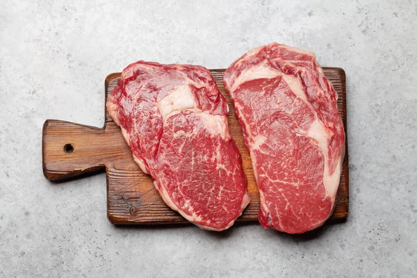 Dva Syrové Hovězí Steaky Horní Pohled Rovný — Stock fotografie