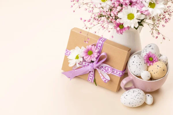 Gift Box Easter Eggs Flowers Bouquet Space Your Greetings — Stockfoto