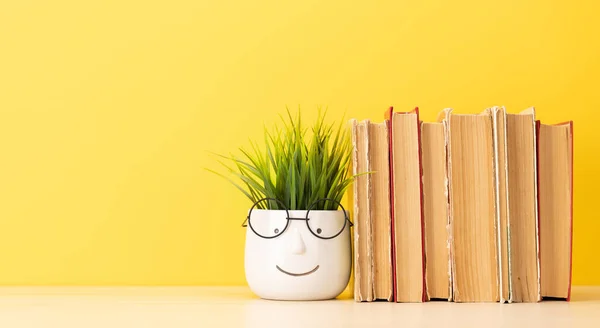 Old Books Table Potted Plant Face Glasses Copy Space Your — Stock Photo, Image