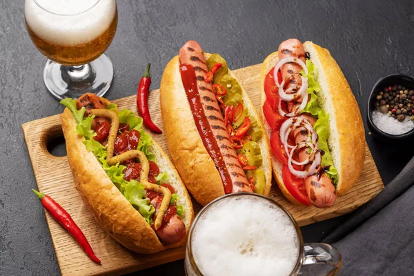 Various Hot Dog Beer Homemade Hotdogs Cutting Board — Stock fotografie