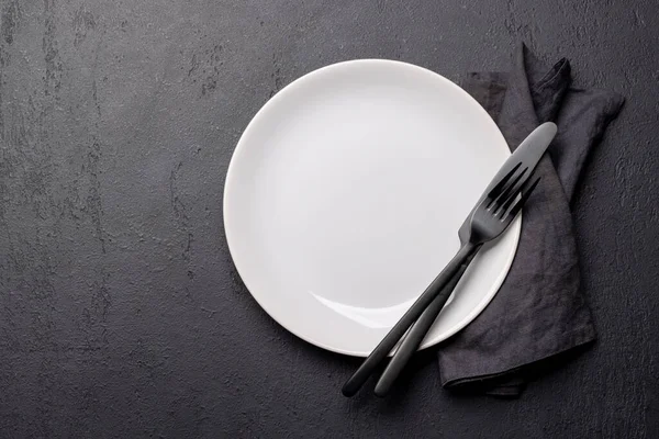 Boş Bir Tabak Çatal Bıçak Takımının Yukarıdan Aşağı Görüntüsü Yemek — Stok fotoğraf