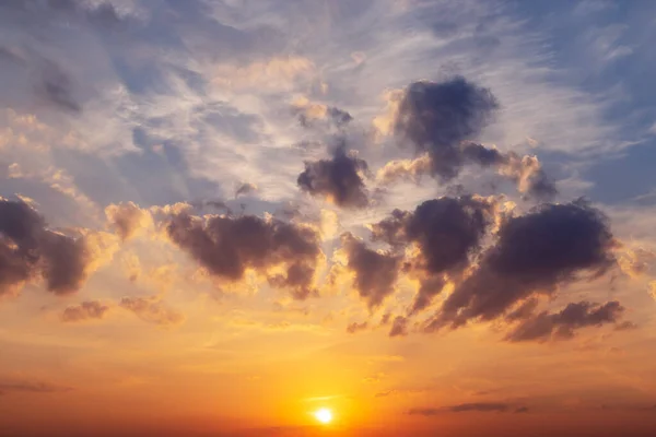 Потрясающий Вид Закат Над Рекой Демонстрирующий Красоту Природы Тишину Момента — стоковое фото