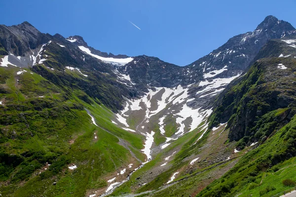Panoramic View Green Alpine Meadows Alps Mountains Snow Switzerland — Stock Photo, Image