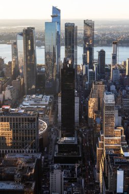New York City silueti. Manhattan günbatımı gökdelenleri manzarası