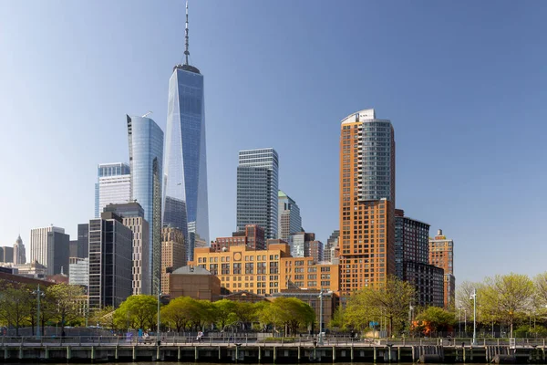 Небо Манхэттена Нью Йорке Через Реку Гудзон Демонстрирующее Впечатляющую Архитектуру — стоковое фото