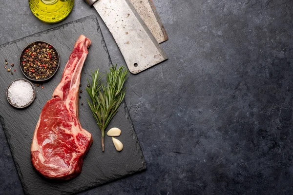 Raw Tomahawk Beef Steak Spices Ready Grilling Flat Lay Copy — Foto de Stock