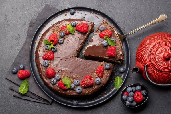 Chocolate Cake Dessert Fresh Berries Flat Lay — Stock Fotó
