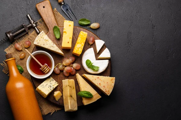 Various Cheese Board Wine Flat Lay Copy Space — Stockfoto