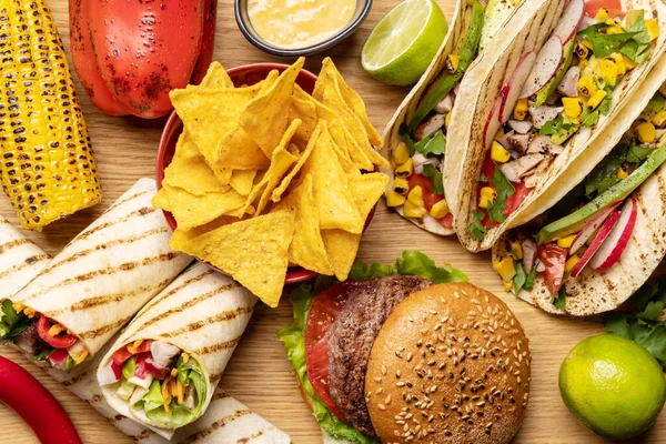 Tako Burrito Nachos Hamburger Daha Fazlasının Olduğu Meksika Yemekleri Dümdüz — Stok fotoğraf