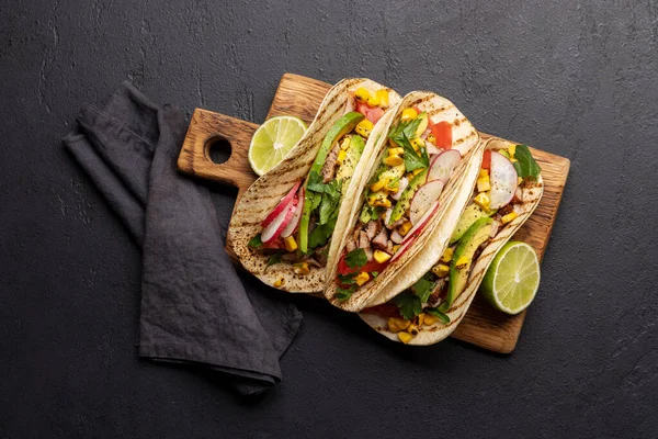 Comida Mexicana Con Tacos Con Carne Verduras Parrilla Puesta Plana —  Fotos de Stock