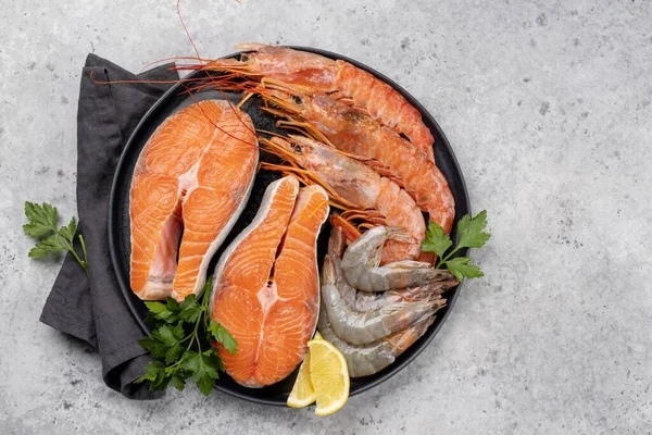 Top View Fresh Seafood Shrimp Langoustines Trout Steaks Flat Lay — Stock Photo, Image