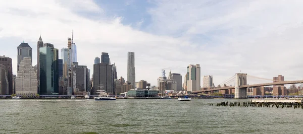 Ουρανός Της Νέας Υόρκης Και Γέφυρα Του Μπρούκλιν Ουρανοξύστες Μανχάταν — Φωτογραφία Αρχείου