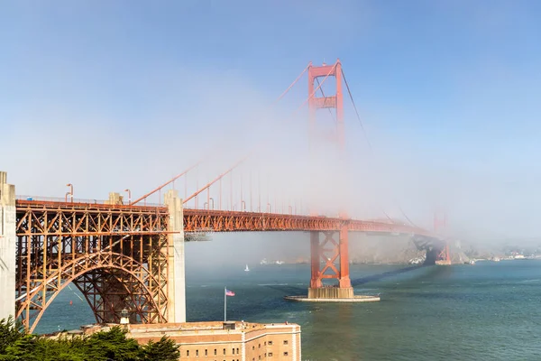 Golden Gate Bridge Covered Clouds San Francisco California — Stock Photo, Image