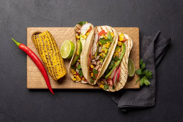 Tako Izgara Sebzeli Meksika Yemeği Düz Yatıyordu — Stok fotoğraf