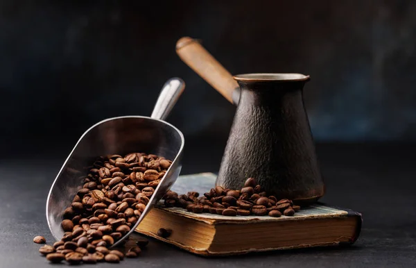 Aromatik Kavrulmuş Kahve Çekirdekleri Mükemmel Bir Sabah Içkisi Türk Kahvesi — Stok fotoğraf