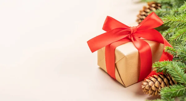 Ramo Abeto Natal Caixa Presente Natal Espaço Para Saudações Texto — Fotografia de Stock