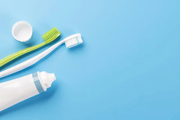 清洁清新的牙膏和牙刷图像 促进口腔卫生和灿烂的笑容 有复制空间 — 图库照片