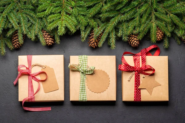 Branche Sapin Noël Boîtes Cadeaux Noël Espace Pour Texte Salutations — Photo
