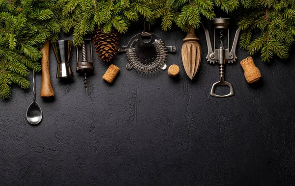 Mutfak Gereçleri Köknar Ağacı Dalları Yemek Masasında Noel Yemeği Konsepti — Stok fotoğraf