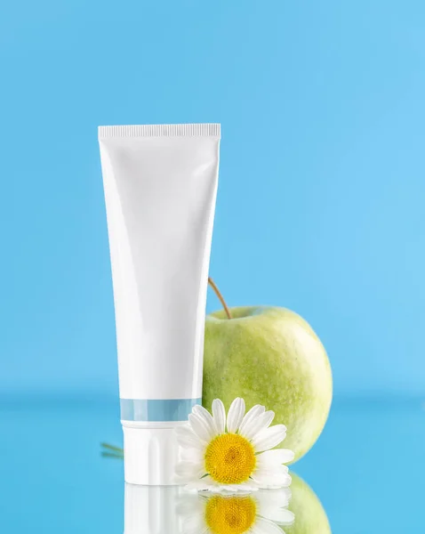 Uma Imagem Limpa Refrescante Com Pasta Dentes Promovendo Higiene Oral — Fotografia de Stock
