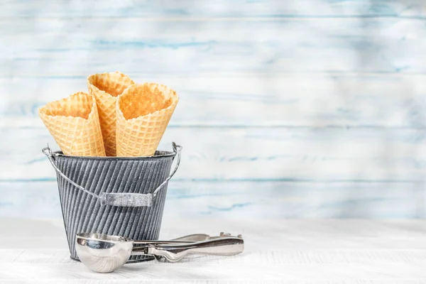Cones Waffle Gelado Com Espaço Cópia — Fotografia de Stock