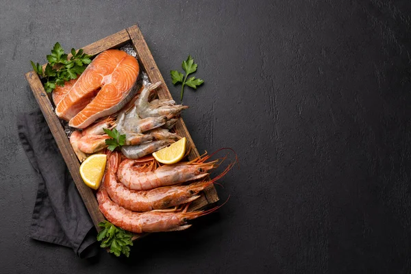 Top View Fresh Seafood Shrimp Langoustines Trout Steaks Flat Lay — Stock Photo, Image